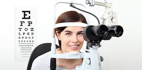 Kontaktlinsen anpassen beim Optiker